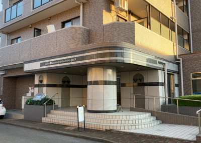 【構造・工法・仕様】 | ライオンズマンション橋本台第２ | ＳＲＣ造は強度や耐震性の面でもRC造と比べて優れています。そのため、10階建以上の高層または超高層マンションなどの建築にも多く採用されています。柱や梁などのサイズが小さくても高い耐震性を確保できます。