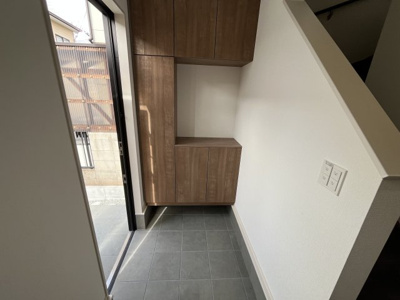 【玄関】 | 【20万円ｷｬｯｼｭﾊﾞｯｸ対象物件】ファーストタウン生駒郡第5斑鳩町小吉田  全1棟 1号棟
