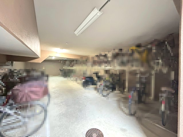 アンビエント東向日ベルクールの駐輪場|駐輪場（空き状況については要確認）