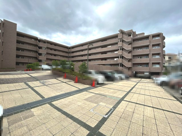 アンビエント東向日ベルクールの駐車場|駐車場（空き状況については要確認）