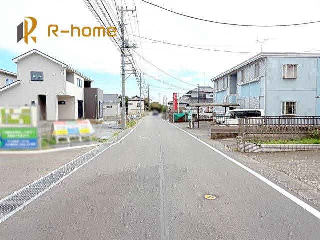 土浦市板谷4丁目25-P1　新築戸建て　9号棟の前面道路含む現地写真|『今から見たい！』大歓迎です♪
お気軽にＲ－ｈomeまでお問い合わせください。