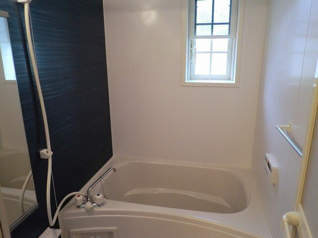 ミドルリアサニーの浴室