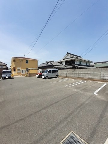 リリィ　オブ　ヴァリの駐車場