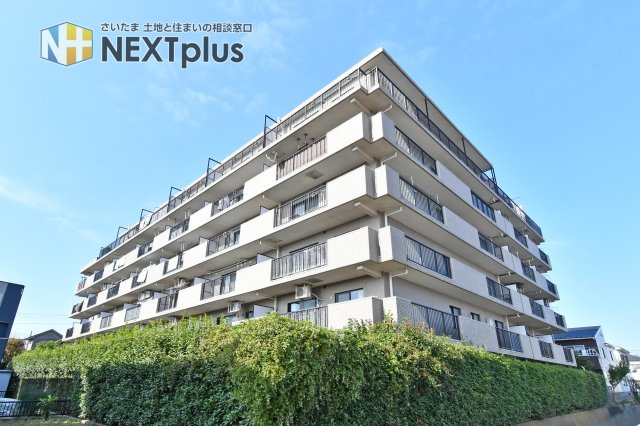 ウインベルコーラス春日部の外観|東武伊勢崎線・東武野田線『春日部駅』徒歩21分の立地。2路線使える為、通勤通学も便利です。近隣には商業施設が複数が複数あり、毎日のお買い物が便利になります！オートロック付きでセキュリティ面も安心です◎