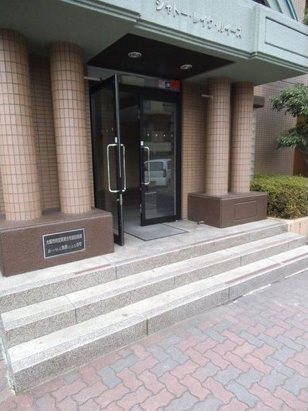 シャトー・レイクルイーズのエントランス