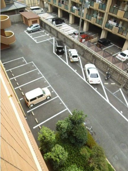 シャトー・レイクルイーズの駐車場