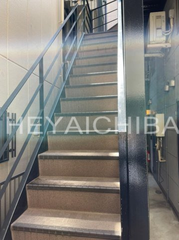 クレール上野のエントランス