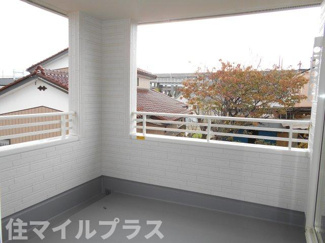 【バルコニー】 | 郡山市富久山町福原新築一戸建て2棟 | バルコニーからの眺めを楽しみながら食事をしませんか