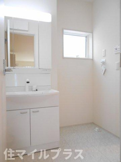 【独立洗面台】 | 郡山市富久山町福原新築一戸建て2棟 | 朝の支度にも助かる、独立の洗髪洗面化粧台