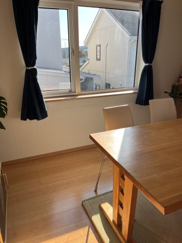 南矢幅第８中古住宅の内装|２階洋室　日あたり良好です