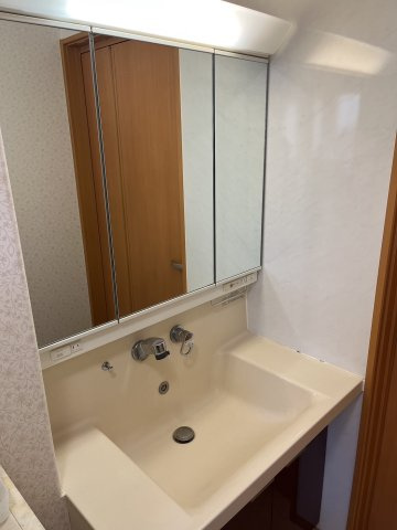 南矢幅第８中古住宅の独立洗面台