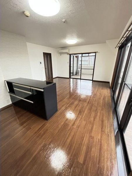 ビレッジアール大淀南の居間・リビング