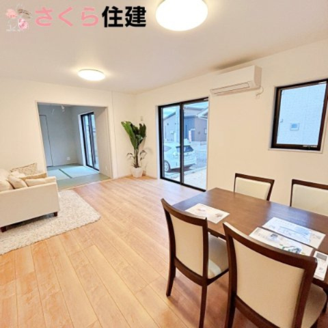 いろどりアイタウン那須塩原市埼玉22　10号棟の居間・リビング|リビングには嬉しいエアコン完備です。