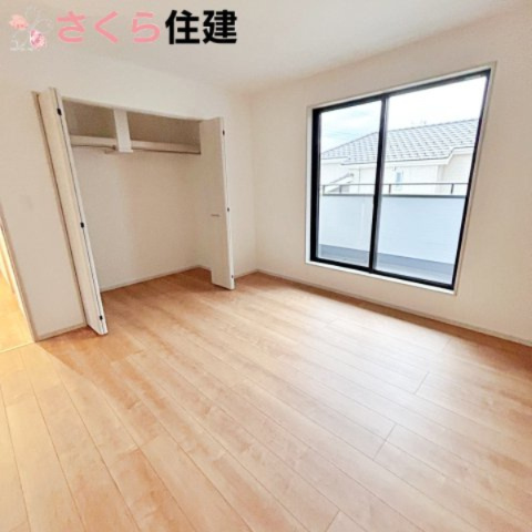 いろどりアイタウン那須塩原市埼玉22　10号棟の洋室|各部屋日当たり良好で、収納完備です。