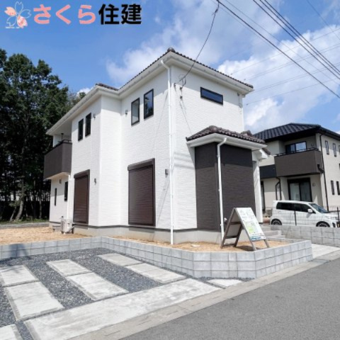 いろどりアイタウン那須塩原市埼玉22　10号棟の外観|1F掃き出し窓はシャッター付きで防犯にも配慮。