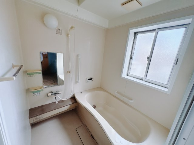 宇都宮市西川田本町 中古戸建の浴室|〇浴室〇
1坪バスで心も体もリラックス！暮らしにひとつ上のゆとりがもてます。
※2025年10月撮影