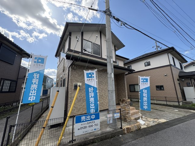 西川田本町 中古戸建の前面道路含む現地写真|〇外観〇
リフォーム済みで即お渡し可能！購入いただいてすぐに新生活を始められます♪
※2025年10月撮影
