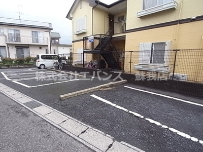 【駐車場】 | スカイビレッジ | 駐車スペースもあります