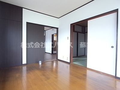 【居間・リビング】 | スカイビレッジ | ゆったりとした居間です