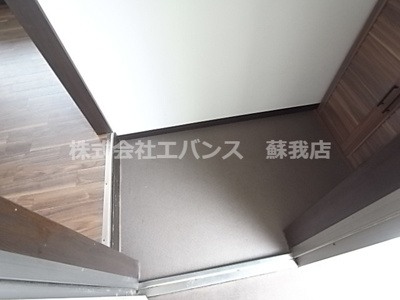 【玄関】 | スカイビレッジ | 収納もある玄関です