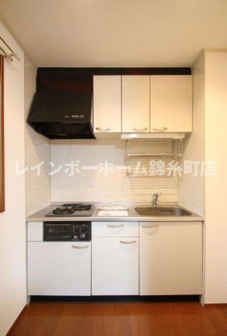 メゾンドポンムオーボワダルトワのキッチン