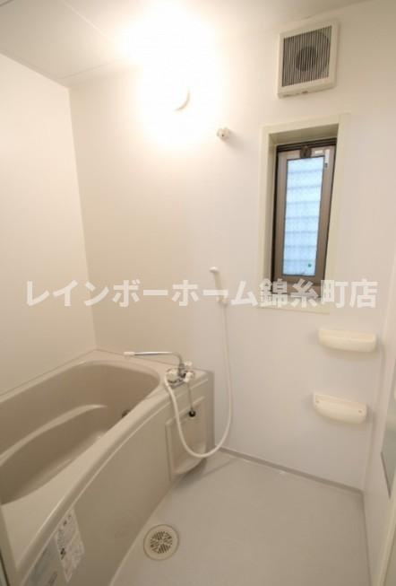 メゾンドポンムオーボワダルトワの浴室