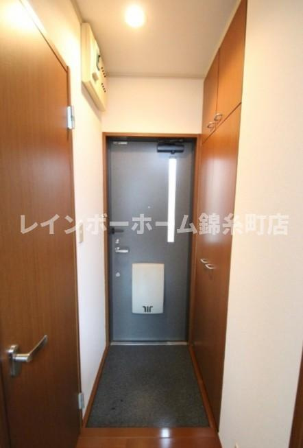 メゾンドポンムオーボワダルトワの玄関