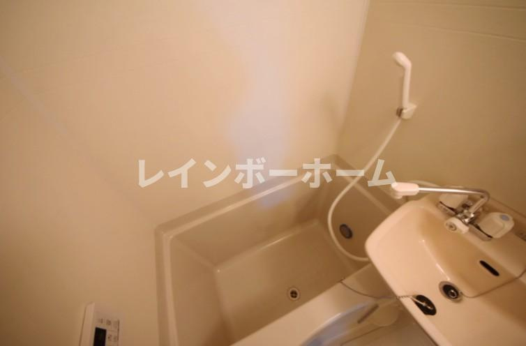 ヴェラアズール篠崎の浴室