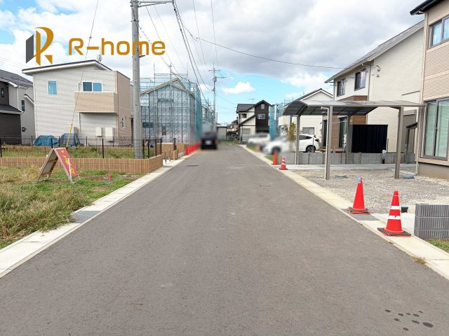 土浦市板谷4丁目25-P1　新築戸建て　16号棟の前面道路含む現地写真|『今から見たい！』大歓迎です♪
お気軽にＲ－ｈomeまでお問い合わせください。