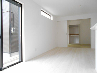 【居間・リビング】 | 郡山市菜根3丁目新築一戸建て1棟 | リビングです