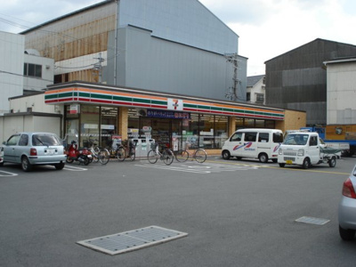 【周辺】 | グランドソレーユⅡ | セブンイレブン岸和田１丁目店まで560ｍ