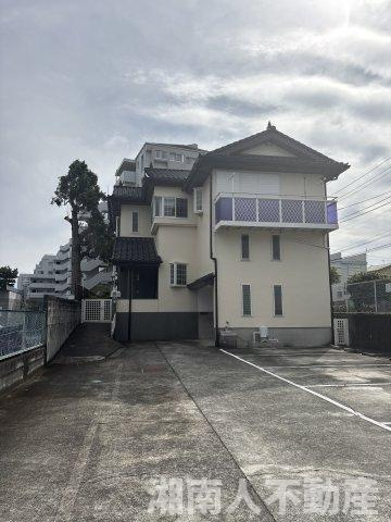 小田原市酒匂4丁目　戸建の駐車場|駐車場に車を止められます