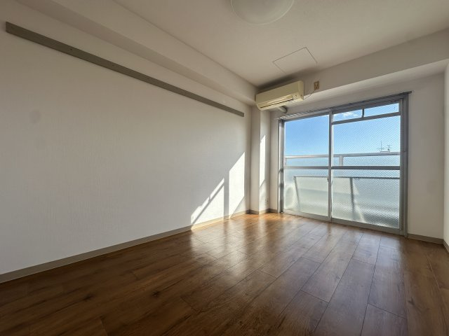 オーシャン長居公園の洋室