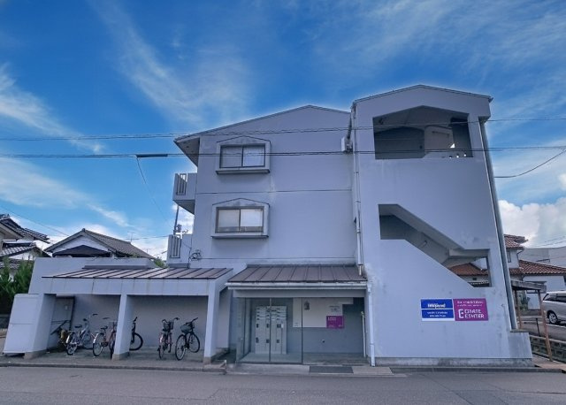 コスモシティーの外観