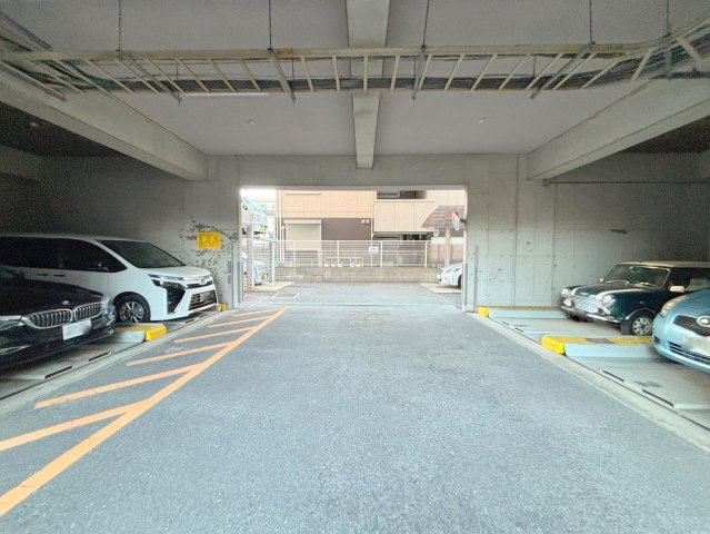 セントラルパーク東三国の駐車場