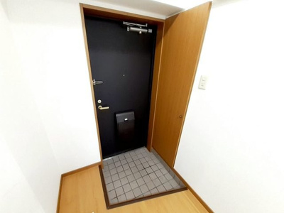 【玄関】 | アビタシオン柳町 | シンプルで使いやすい玄関です