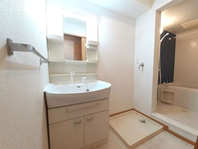 【洗面所】 | サニーハウス | スペースが確保できる洗面所です