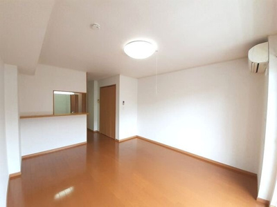 【内装】 | サニーハウス | 内装は落ち着いています