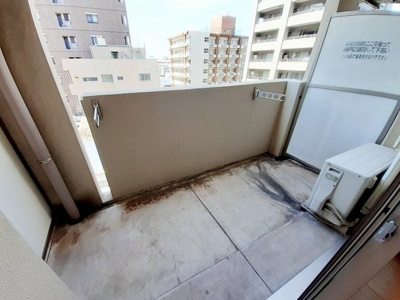 【バルコニー】 | セトル．イン鳳 | 暖かな日差しのふりそそぐバルコニー