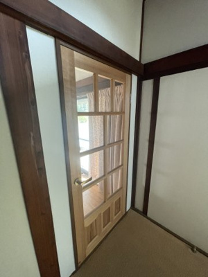【内装】 | 桜川市本木4LDK中古住宅 | 無垢のドア、建具が多いです。