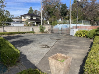 【駐車場】 | 桜川市本木4LDK中古住宅 | 駐車場です。数台停められます。