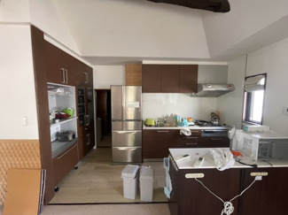 【キッチン】 | 桜川市本木4LDK中古住宅 | お荷物片づけます。IHキッチンと収納たっぷりのカップボード付きです。