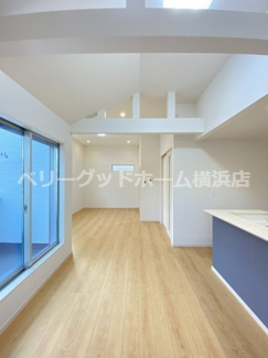 【居間・リビング】 | 戸塚区矢部町Ⅱ　全２棟/今回販売1棟 | 施工例写真