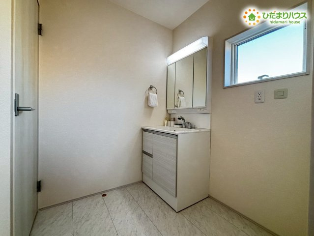鴻巣市松原　新築戸建　リーブルガーデン02の洗面所