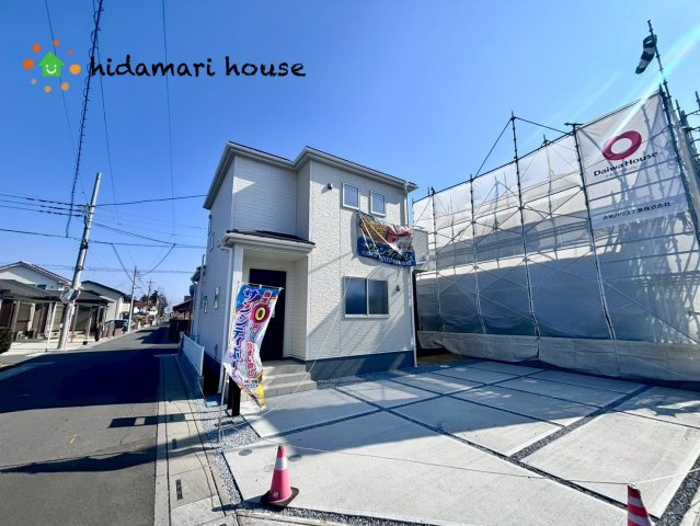 鴻巣市松原　新築戸建　リーブルガーデン02の前面道路含む現地写真