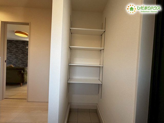 鴻巣市松原　新築戸建　リーブルガーデン02の収納