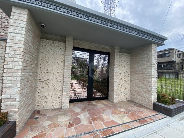 プレジオ八戸ノ里のエントランス