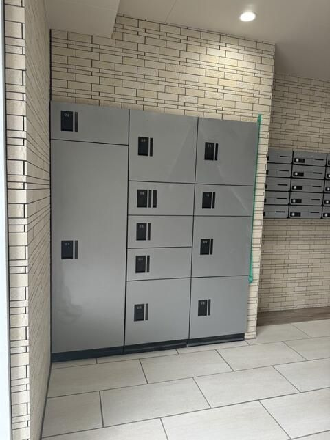 石見ビルのその他共用部分|宅配ボックス