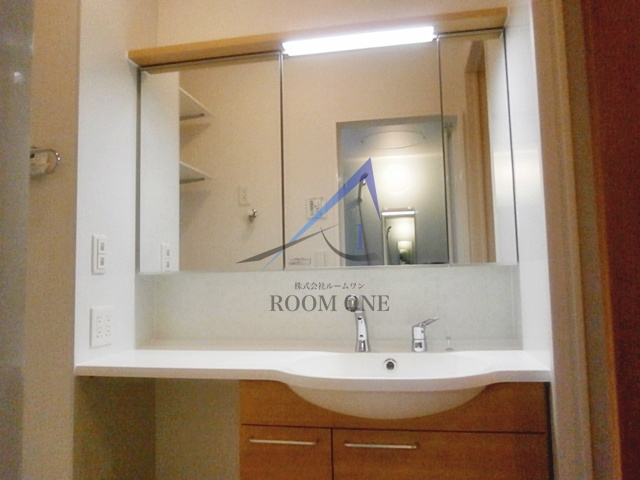 プレミール・イダの洗面所|独立洗面台です。