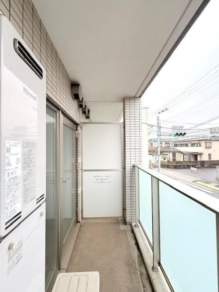 ＣＯＣＯ－ＣＨＩＬＬ　ＫＡＭＥＡＲＩの居間・リビング